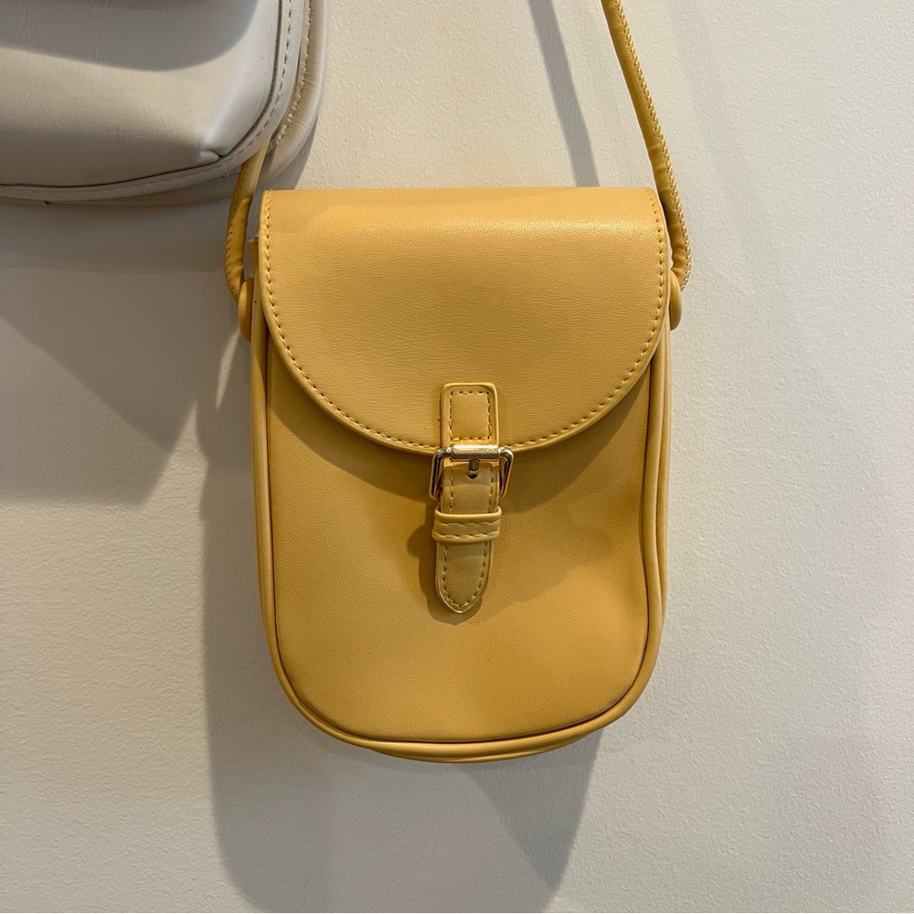 Two crossbody purses - Picture 2 of 9